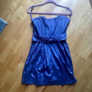 Blue strapless minidress